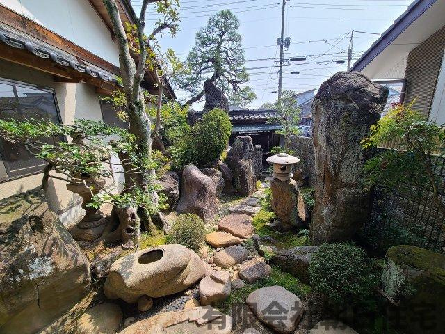 【庭】 | 南田町 中古戸建 5DK  土地169.43坪 6,520万円 | お庭で自由な時間を過ごせます