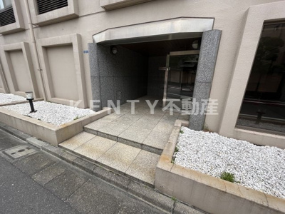 【エントランス】 | ハウス東矢口 | 落ち着いたエントランスです