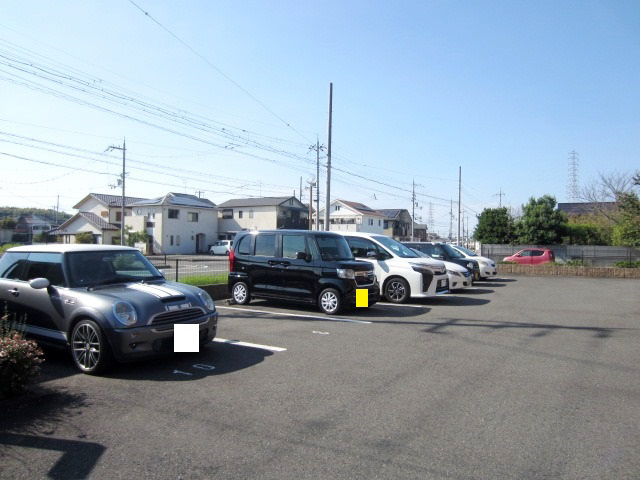 【駐車場】