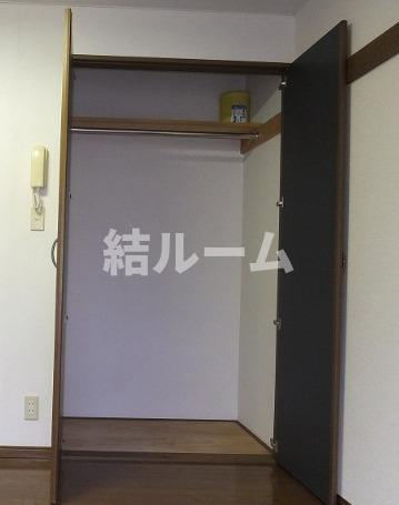 新宿区西落合２丁目のアパートの収納