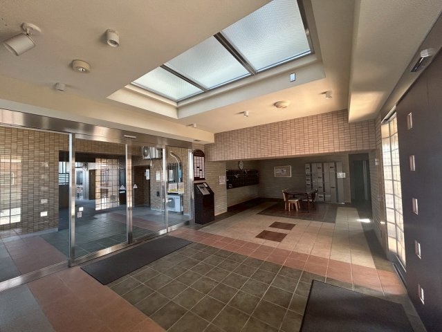 マルイローズガーデンのロビー