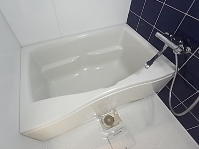 レジディア神戸磯上の浴室