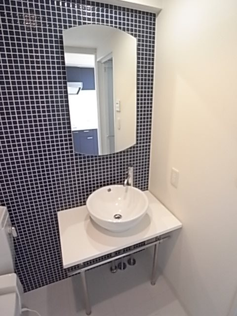 レジディア神戸磯上の洗面所