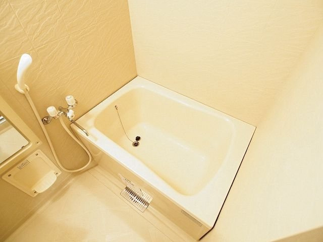 ガーデンハイム今古賀の浴室