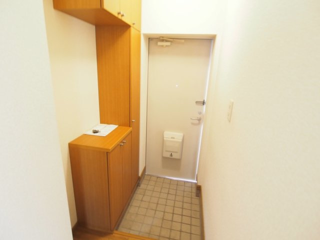 ガーデンハイム今古賀の玄関