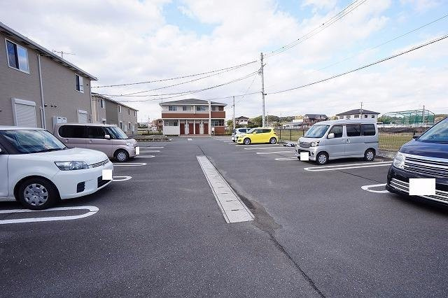 サニーコーポＣの駐車場