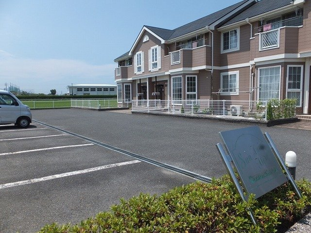 サンハイムＨＩＲＯの駐車場