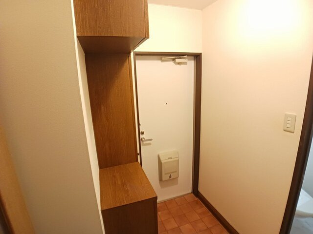 ロイヤル朋Ⅱの玄関