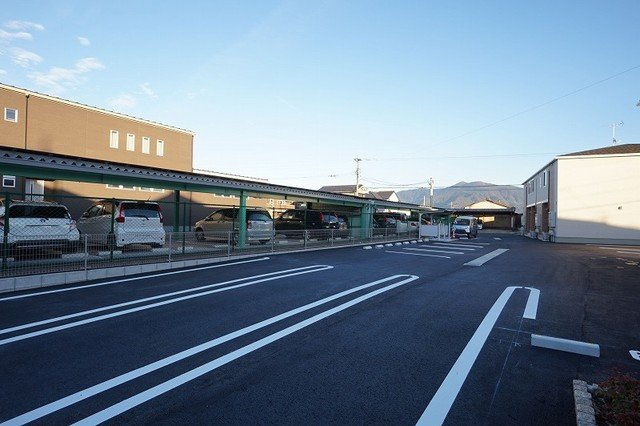 プレザントＡの駐車場