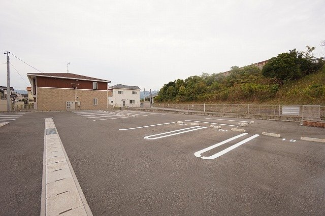 ロワンテール　Ⅰの駐車場