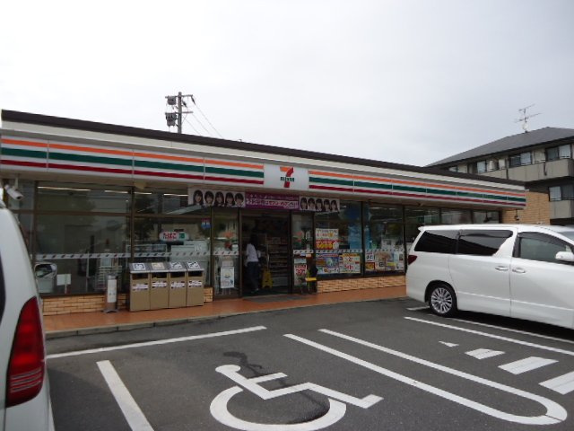セントライトパレスの周辺|セブンイレブン若松鴨生田店まで381ｍ