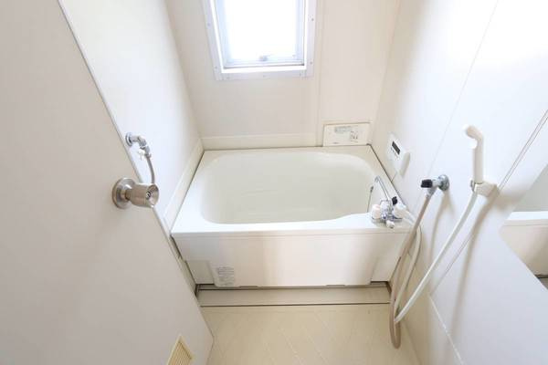 ビレッジハウス直方東3号棟の浴室|ビレッジハウスの同一物件・同一タイプの間取りの写真です