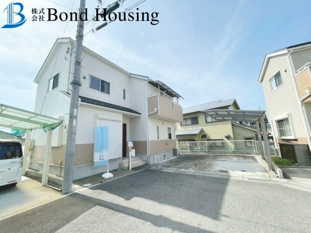  100万円分リフォーム選択可 駐車並列2台 玉津町高津橋 良質戸建の駐車場
