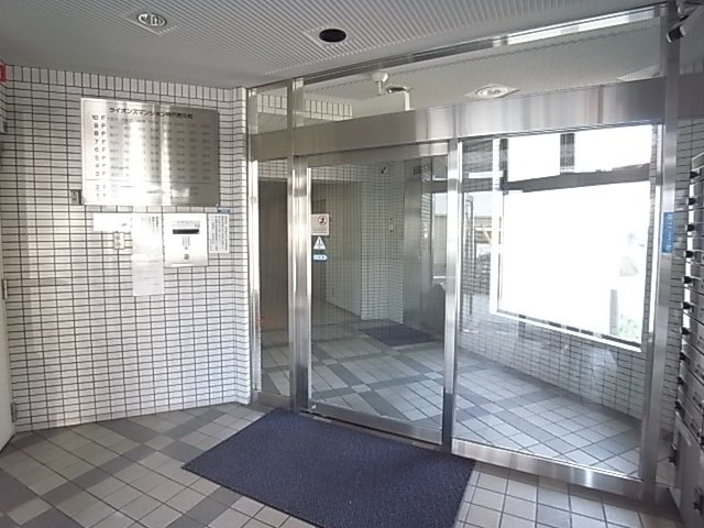 ライオンズマンション神戸西元町のエントランス