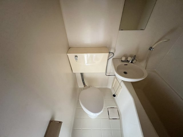 キャピタル壱番館のトイレ|退去予定のため参考写真