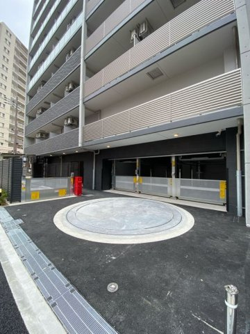 ソルテラスKOBEの駐車場