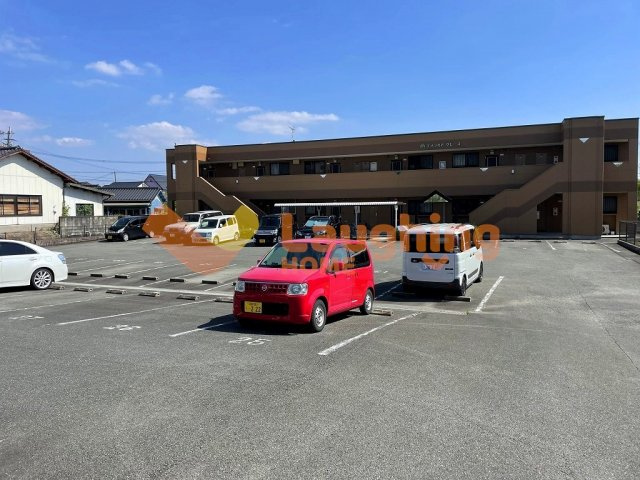 久留米市城島町江上本のアパートの駐車場|駐車場があります