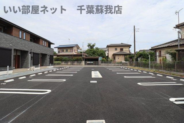 Ｂｏｎ　Ｖｏｙａｇｅの駐車場|車をお持ちの方に嬉しい駐車場付きの物件です