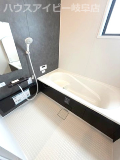 【浴室】 | 安八町氷取平屋の新築戸建全2棟！暮らしやすい家事動線が魅力の平屋建て！お車並列3台可能！ | 安八町氷取平屋の新築戸建全2棟！暮らしやすい家事動線が魅力の平屋建て！お車並列3台可能！