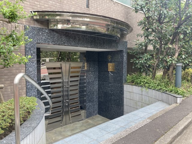 【エントランス】