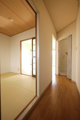 グランドールかたやまＡ棟の内装|※写真は別の部屋のものです。
