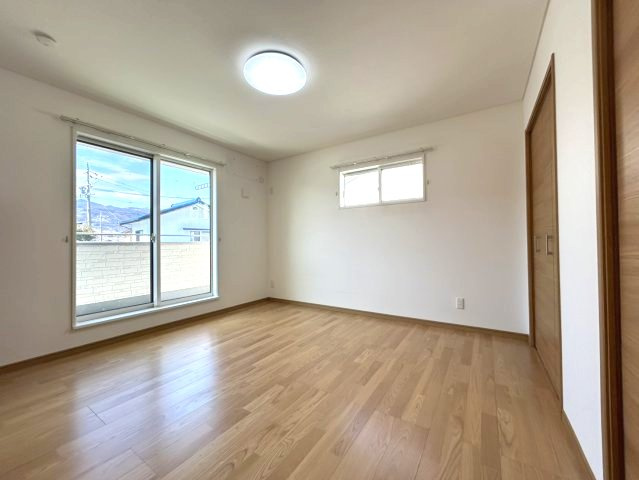 中古戸建　千曲市大字寂蒔の洋室|２F　8帖