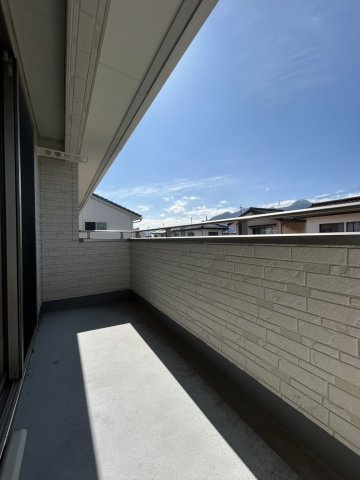 中古戸建　千曲市大字寂蒔のバルコニー|インナーバルコニーなので急な雨も安心ですね♪