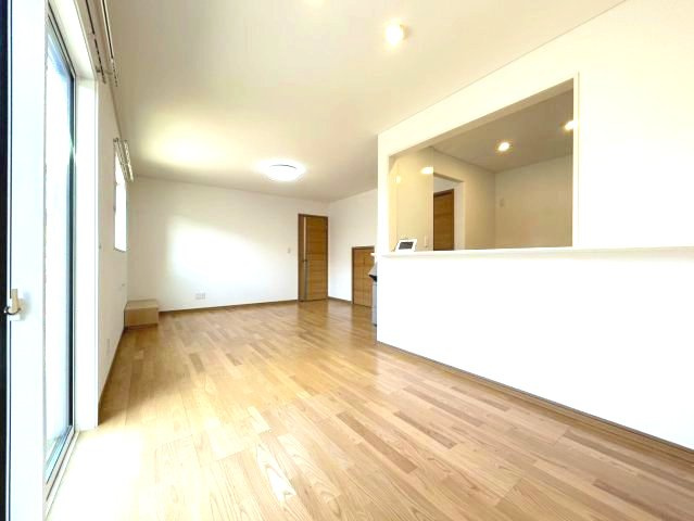 中古戸建　千曲市大字寂蒔の居間・リビング