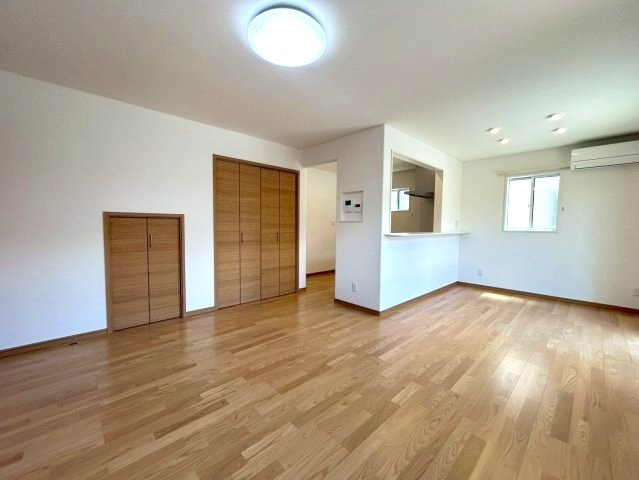 中古戸建　千曲市大字寂蒔の居間・リビング