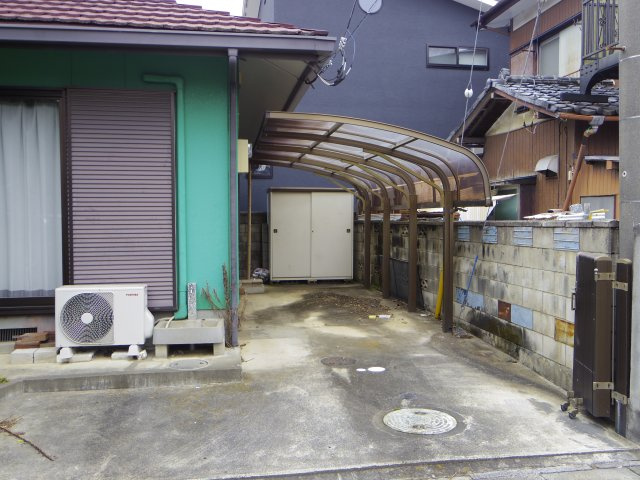 【駐車場】