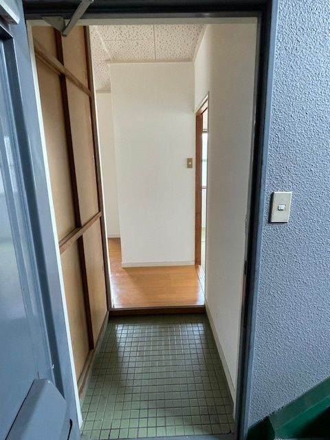 アドバンテージ帯山の玄関