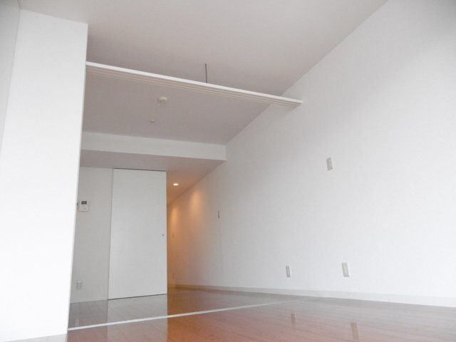 Ｐａｒｋ　Ｃｏｕｒｔ　離宮前の洋室