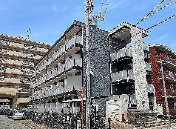 レオパレスＵ＆ＳⅡの外観|落ち着いた雰囲気の外観です