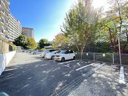 千里グランドコーポの駐車場|駐車場があります