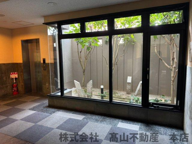ロワールマンション東郷駅前のロビー
