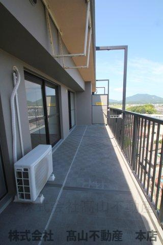 ロワールマンション東郷駅前のバルコニー