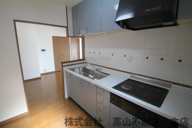 ロワールマンション東郷駅前のキッチン|内装については現状優先となります。