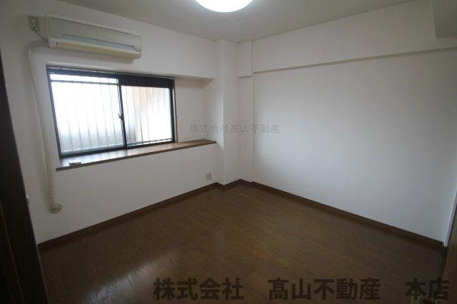 ロワールマンション東郷駅前の洋室|内装については現状優先となります。