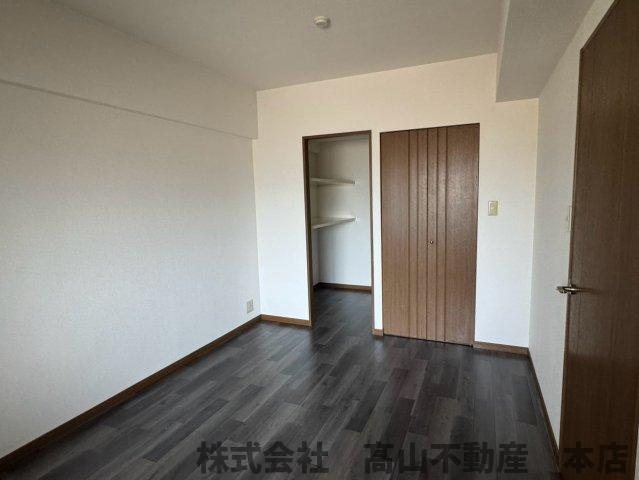 ロワールマンション東郷駅前の居間・リビング|内装については現状優先となります。