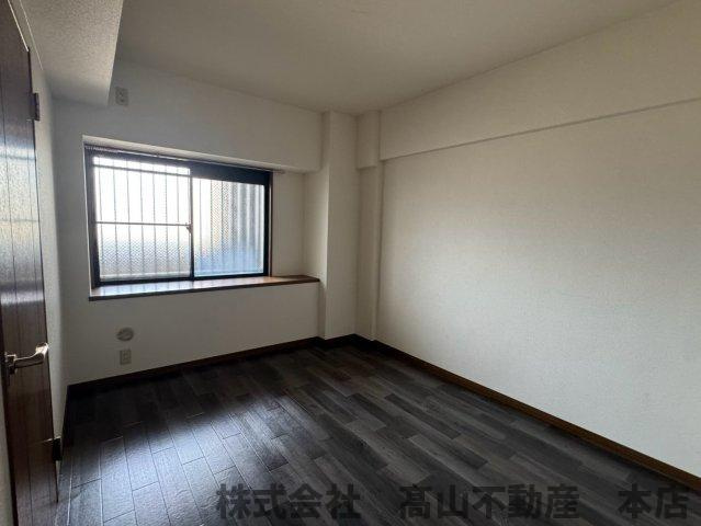 ロワールマンション東郷駅前の居間・リビング|内装については現状優先となります。