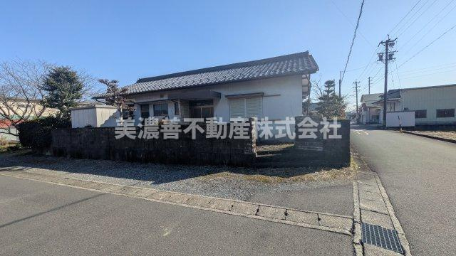 ６６２８１　安八郡神戸町大字末守中古住宅の外観
