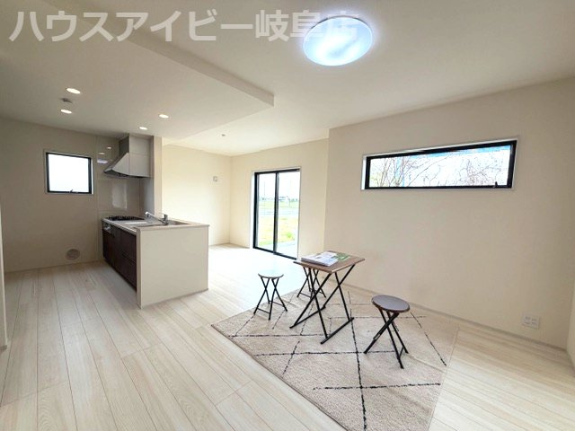 【居間・リビング】の画像