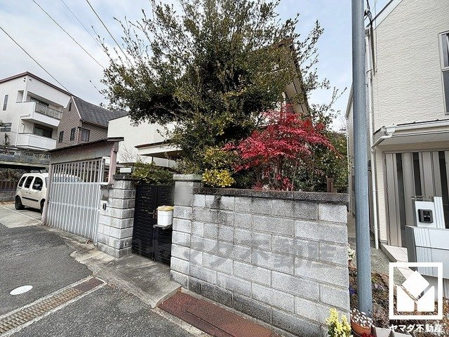 西宮市苦楽園一番町の外観|事前にご予約頂きましたら、営業時間外のご案内等も可能です。