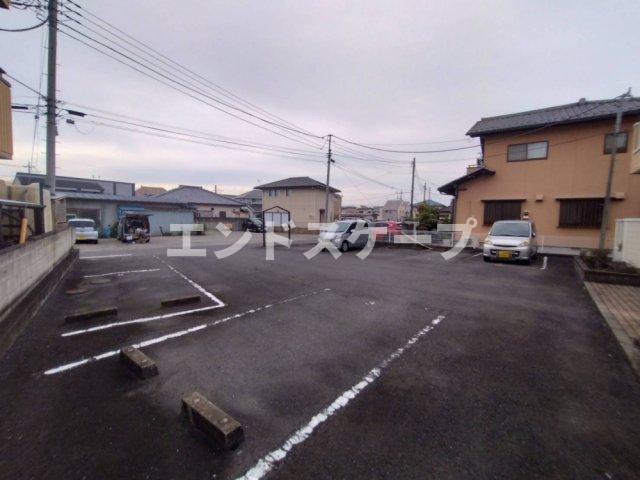 メルベーユの駐車場|高崎、前橋のお部屋探しはエンドスケープまで！お客様の理想お聞かせ下さい♪