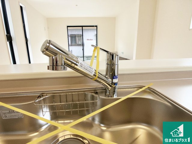 姫路市玉手　第3期　新築一戸建ての設備|浄水器を内蔵！炊飯時、お茶を作る時に安心してお水を使えます！お湯と冷水、浄水と原水、シャワーの切替えもワンタッチです！