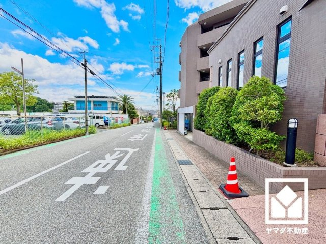 藤和甲陽園東山ホームズの周辺|宅配ボックスも設置されています。留守中の荷物もスムーズに受け取れます。