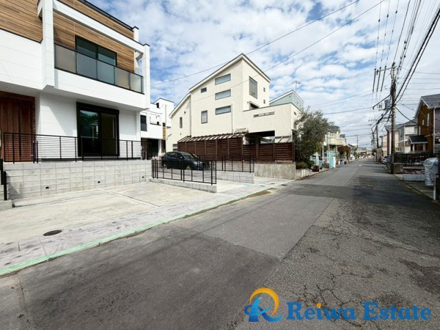 新築戸建　茅ヶ崎市東海岸南3丁目の前面道路含む現地写真