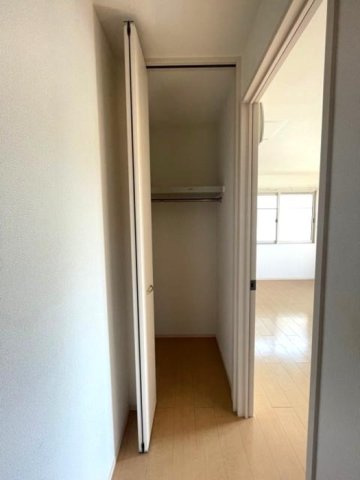 サンフィールドの内装|クローゼット（廊下）