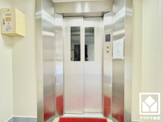 コボリマンション夙川老松台Ｄ棟のその他共用部分|スムーズな移動を叶えるエレベーター。毎日の生活にゆとりをもたらす、快適な暮らしの動線をサポートします。