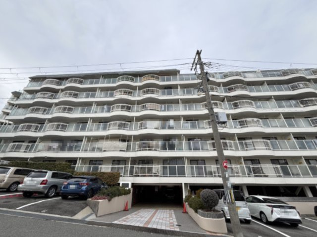 コボリマンション夙川老松台Ｄ棟の外観|空き物件につき、ご内覧可能となっております。当日案内も可能ですのでぜひお問い合わせください。事前にご予約頂きましたら、営業時間外のご案内等も可能です。